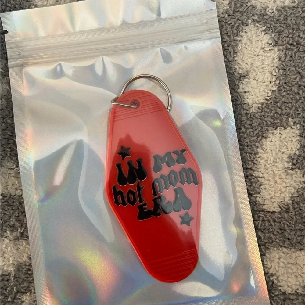 HANDMADE MOTEL KEYCHAIN